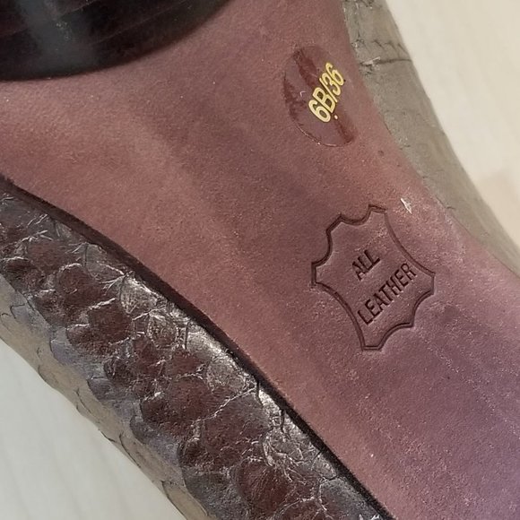 BCBGMaxAzria Nadette snakeskin metallic pumps S6 - Picture 7 of 9